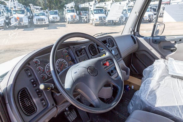 New Stellar 12630 TMAX 2-14 service body on New Freightliner M2 106