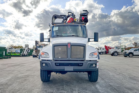 New Fassi F145AZ.0.22 on New Kenworth T380