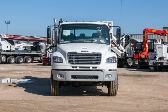 New Stellar 12630 TMAX 2-14 service body on New Freightliner M2 106