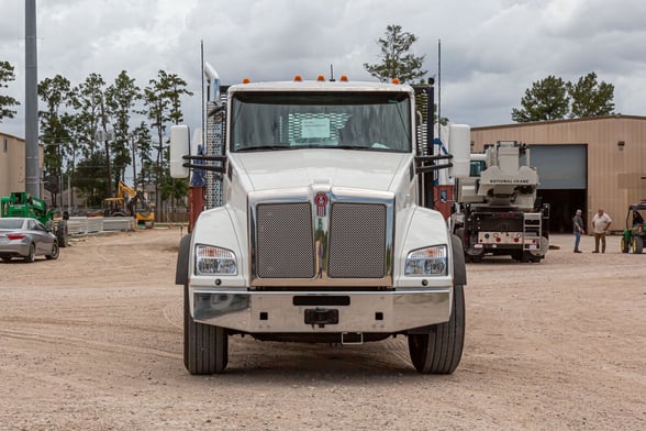 New IMT 7020-OK6 on New Kenworth T880