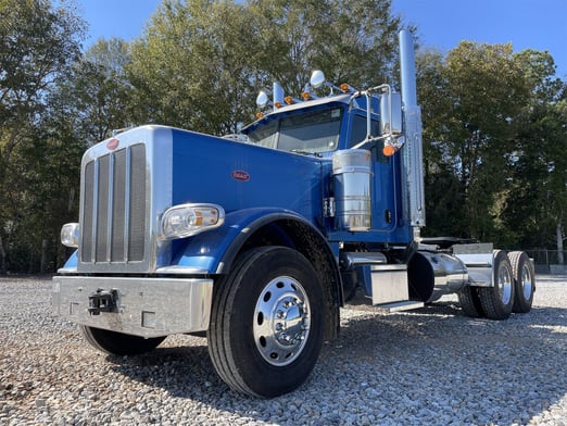 New Peterbilt 389