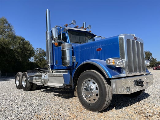 New Peterbilt 389