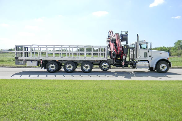 Used 2017 Fassi F660RA.2.25 L414 on Used 2016 Peterbilt 367