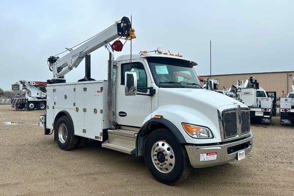 New Stellar 12630 TMAX 2-11 service body on New Kenworth T280