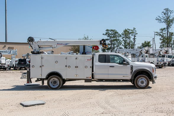 New Stellar 8630 with TMAX 1-11 aluminum body on New Ford F-550