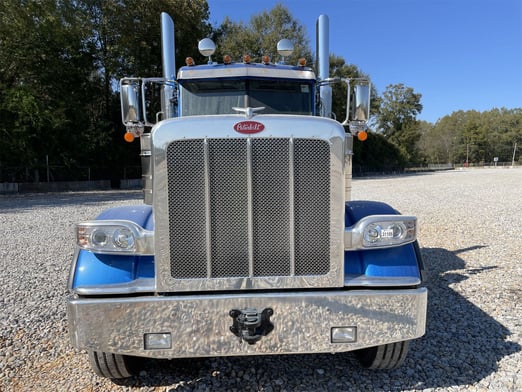 New Peterbilt 389