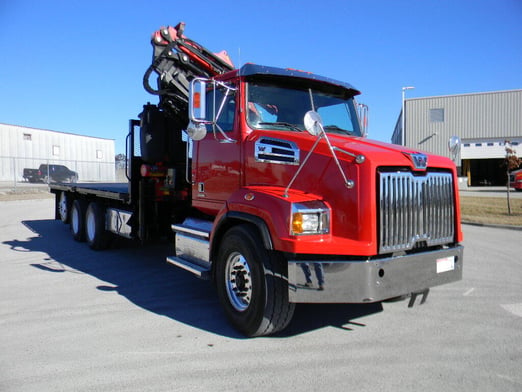 Used 2015 Fassi F385A.2.26 L212 on Used 2015 Western Star 4700SB