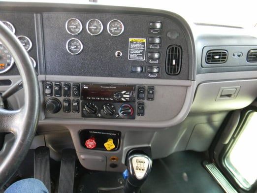 Used 2015 Fassi F280SE.22 on Used 2015 Peterbilt 365