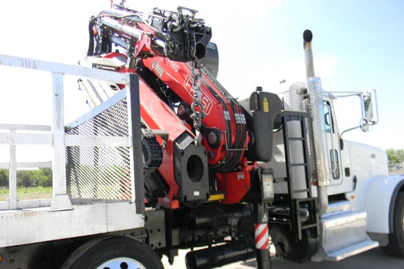 Used 2017 Fassi F660RA.2.25 L414 on Used 2016 Peterbilt 367