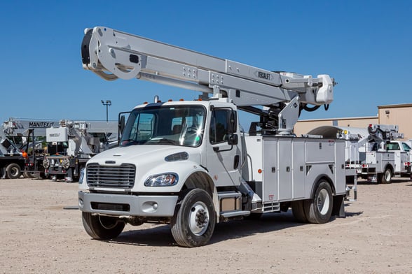 New Versalift VN-555-MHI on New Freightliner M2 106