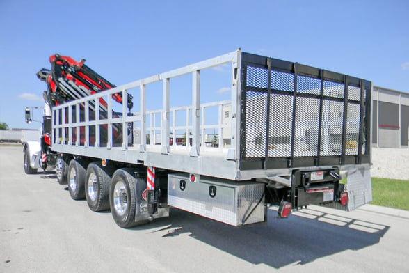 Used 2017 Fassi F660RA.2.25 L414 on Used 2016 Peterbilt 367