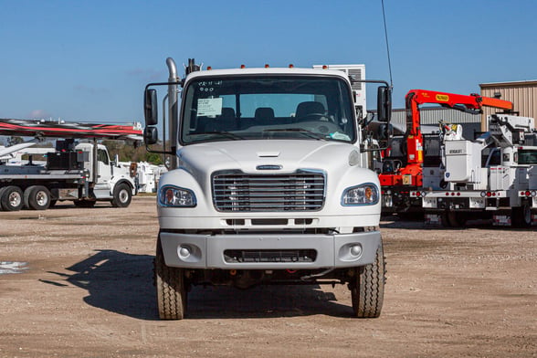 New Stellar 12630 TMAX 2-14 service body on New Freightliner M2 106