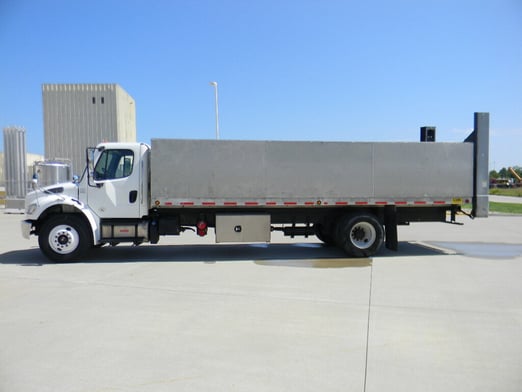 Used 2018 Freightliner M2 106