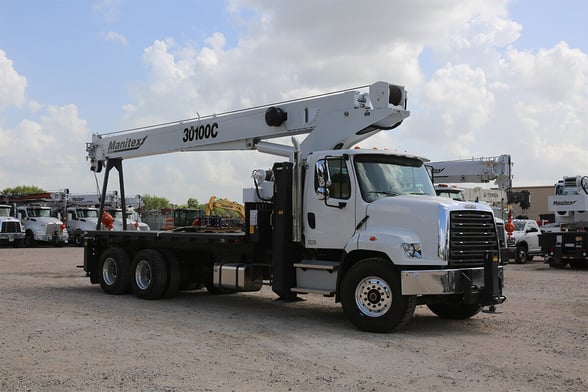 Used 2019 Manitex 30100C on Used 2020 Freightliner 108SD