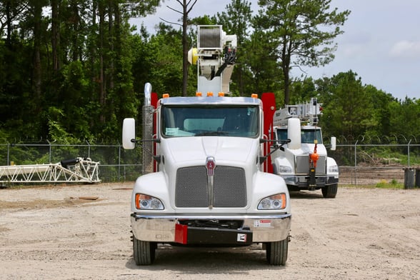 Used 2018 Elliott 1870F on Used 2019 Kenworth T370