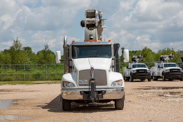 Used 2018 Manitex 30102C on Used 2019 Kenworth T370