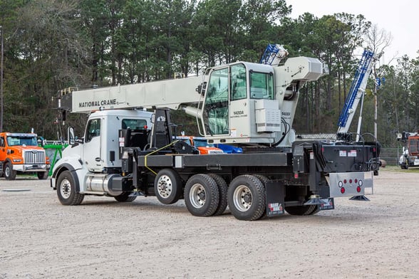 Used 2022 National 14127A on Used 2023 Kenworth T880